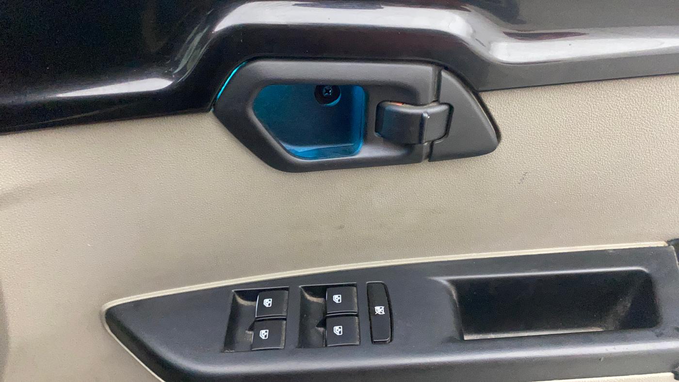 2016 Mahindra Kuv100 K8 D 6 STR, Diesel, Manual, 73,673 km, Driver Side Door Panels Control