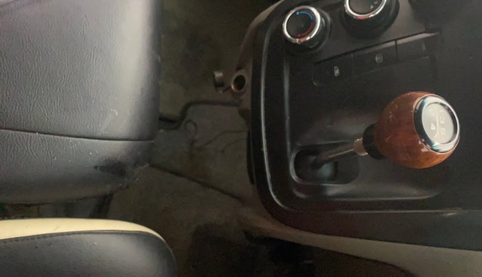 2016 Mahindra Kuv100 K8 D 6 STR, Diesel, Manual, 73,673 km, Gear Lever