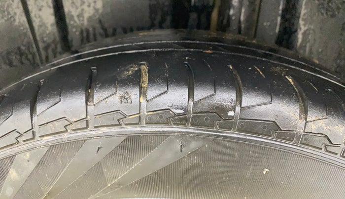 2022 Skoda SLAVIA ACTIVE 1.0L TSI MT, Petrol, Manual, 99,099 km, Left Rear Tyre Tread