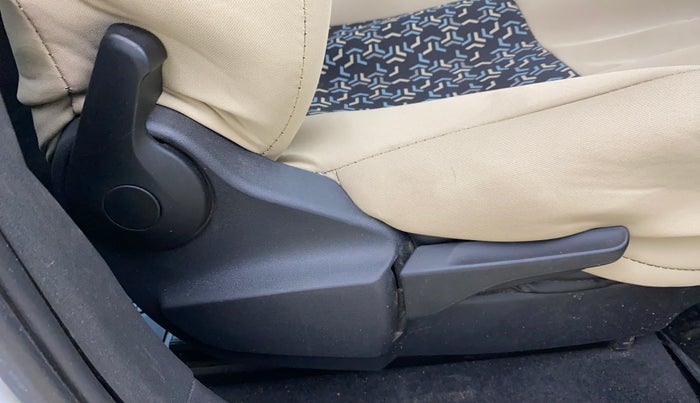 2022 Skoda SLAVIA ACTIVE 1.0L TSI MT, Petrol, Manual, 99,099 km, Driver Side Adjustment Panel