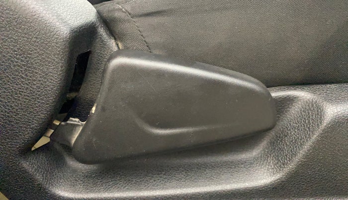 2019 Renault Kwid RXL, Petrol, Manual, 44,072 km, Driver Side Adjustment Panel