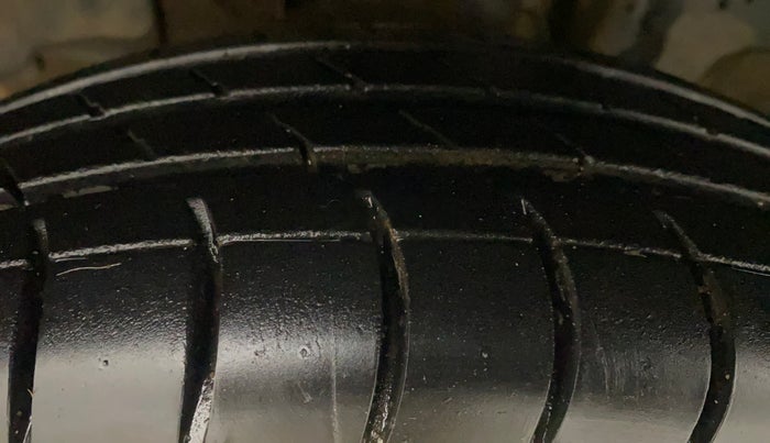 2019 Renault Kwid RXL, Petrol, Manual, 44,072 km, Left Front Tyre Tread