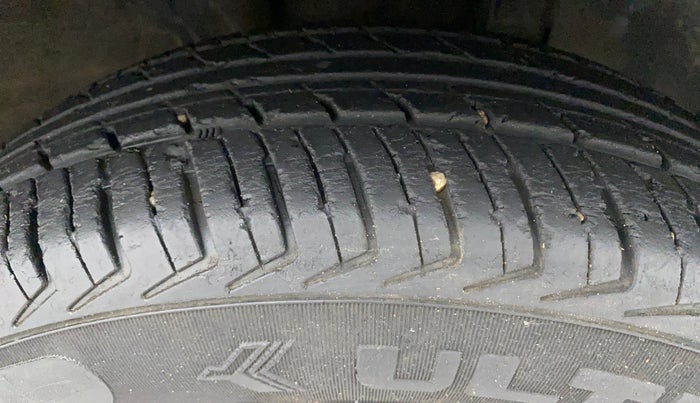 2016 Renault Kwid RXT 0.8, Petrol, Manual, 36,329 km, Right Front Tyre Tread