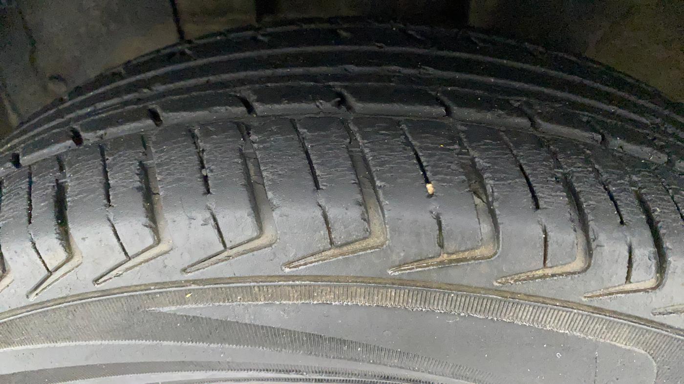 2016 Renault Kwid RXT 0.8, Petrol, Manual, 36,329 km, Left Front Tyre Tread