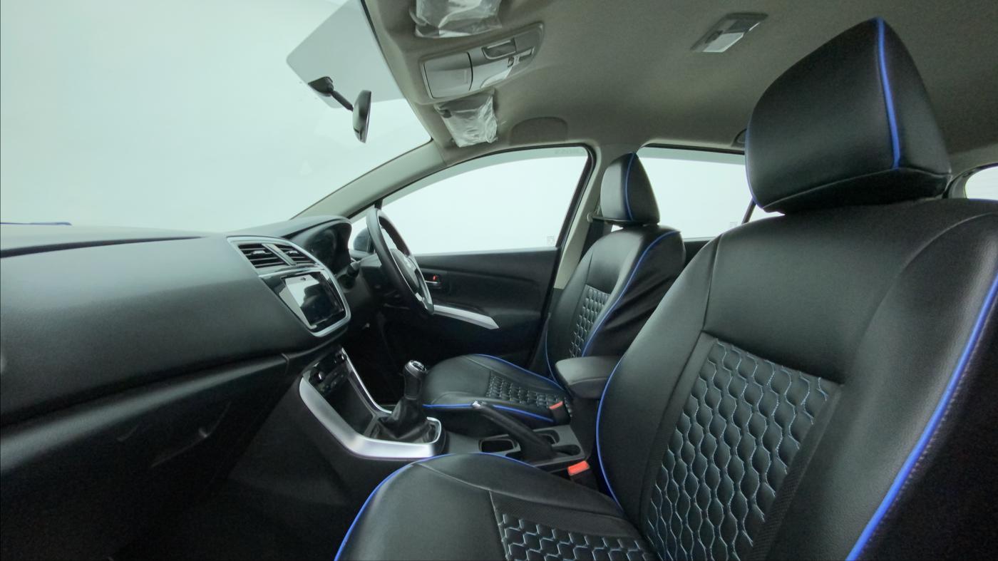 2018 Maruti S Cross ZETA 1.3, Diesel, Manual, 1,00,884 km, Right Side Front Door Cabin