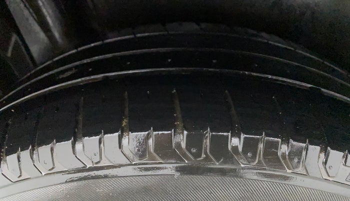 2018 Maruti S Cross ZETA 1.3, Diesel, Manual, 1,00,884 km, Right Rear Tyre Tread