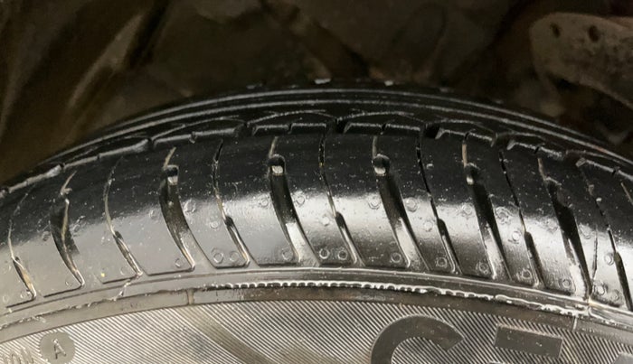 2015 Honda City 1.5L I-VTEC SV, Petrol, Manual, 27,516 km, Left Front Tyre Tread