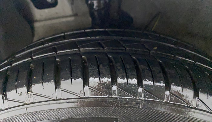 2022 Hyundai AURA S 1.2 CNG, CNG, Manual, 7,670 km, Left Front Tyre Tread