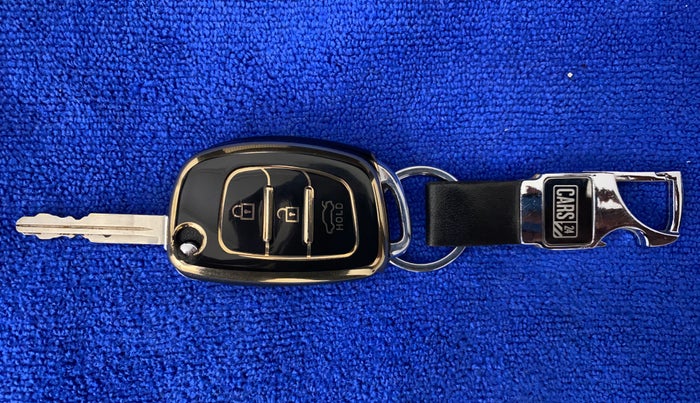 2022 Hyundai AURA S 1.2 CNG, CNG, Manual, 7,670 km, Key Close Up