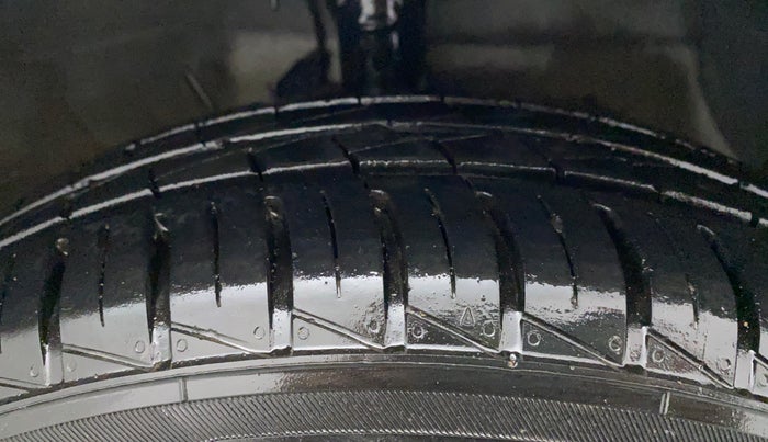 2022 Hyundai AURA S 1.2 CNG, CNG, Manual, 7,670 km, Right Front Tyre Tread
