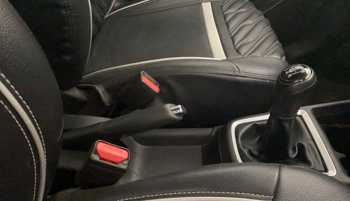 2021 Maruti Swift ZXI, Petrol, Manual, 54,043 km, Gear Lever