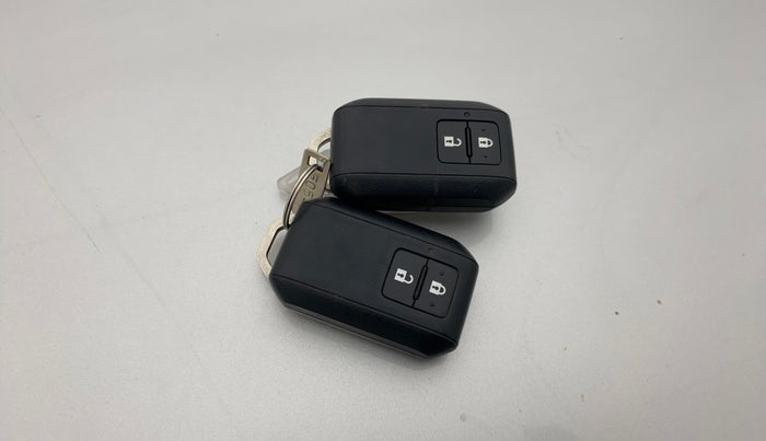2021 Maruti Swift ZXI, Petrol, Manual, 54,043 km, Key Close Up