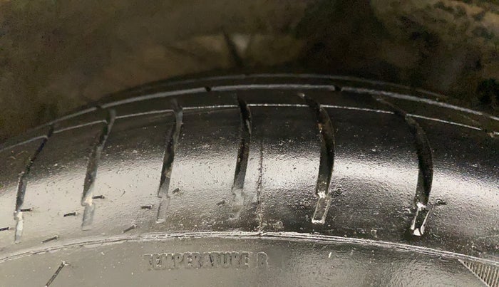 2021 Maruti Swift ZXI, Petrol, Manual, 54,043 km, Left Front Tyre Tread