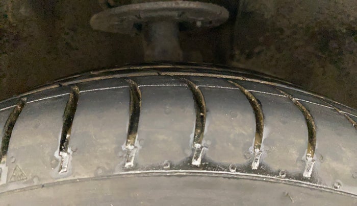 2021 Maruti Swift ZXI, Petrol, Manual, 54,043 km, Right Front Tyre Tread