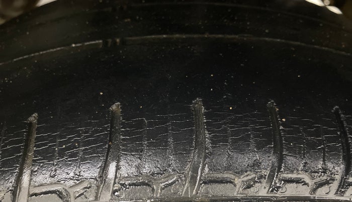 2017 Mahindra Kuv100 K4 PLUS D 6 STR, Diesel, Manual, 53,535 km, Left Rear Tyre Tread