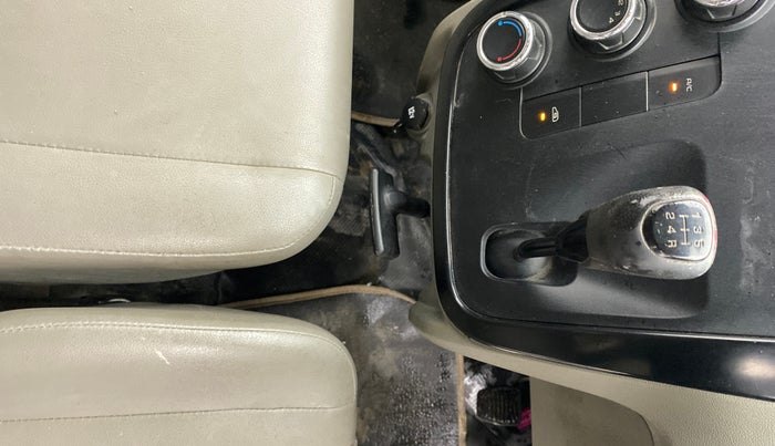 2017 Mahindra Kuv100 K4 PLUS D 6 STR, Diesel, Manual, 53,535 km, Gear Lever