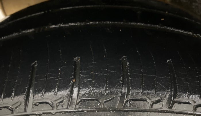 2017 Mahindra Kuv100 K4 PLUS D 6 STR, Diesel, Manual, 53,535 km, Right Rear Tyre Tread