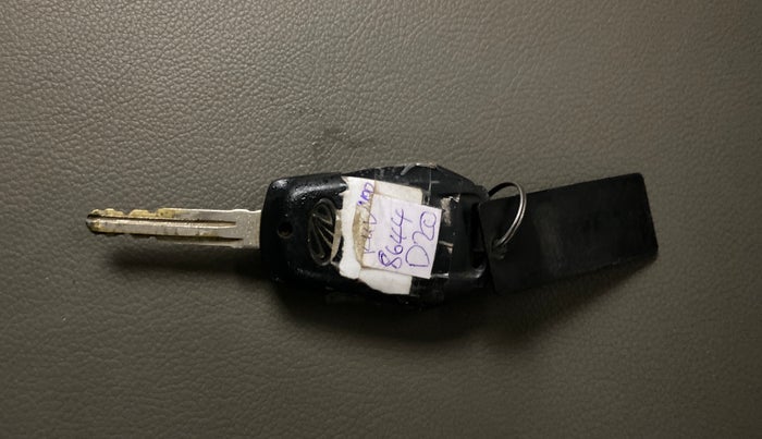 2017 Mahindra Kuv100 K4 PLUS D 6 STR, Diesel, Manual, 53,535 km, Key Close Up