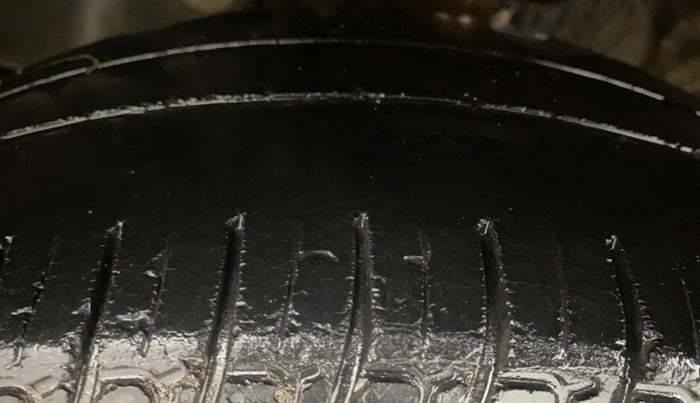 2017 Mahindra Kuv100 K4 PLUS D 6 STR, Diesel, Manual, 53,535 km, Left Front Tyre Tread