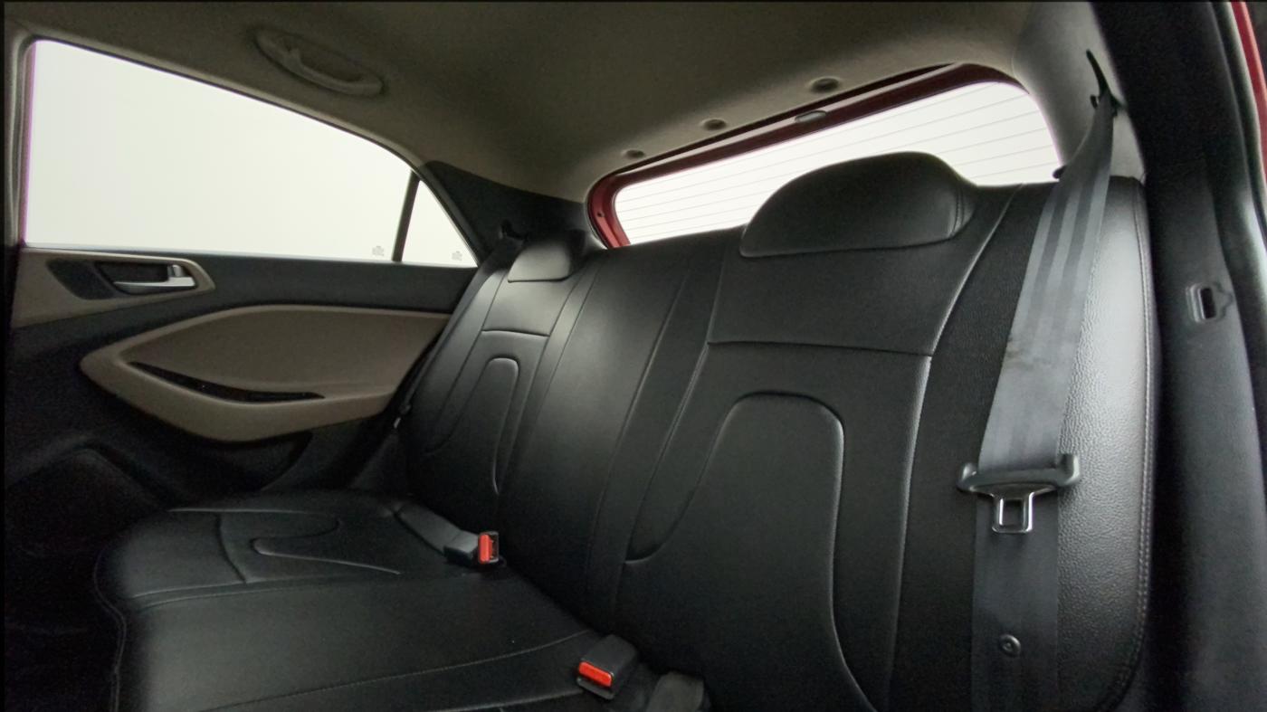 2019 Hyundai Elite i20 SPORTZ PLUS 1.2, Petrol, Manual, 63,193 km, Right Side Rear Door Cabin