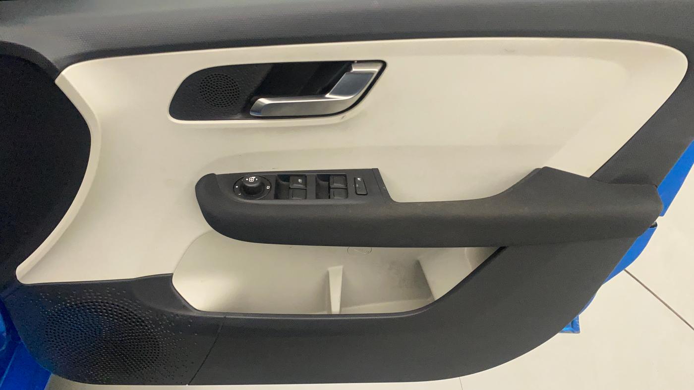 2021 Tata ALTROZ XZ PLUS PETROL, Petrol, Manual, 13,520 km, Driver Side Door Panels Control