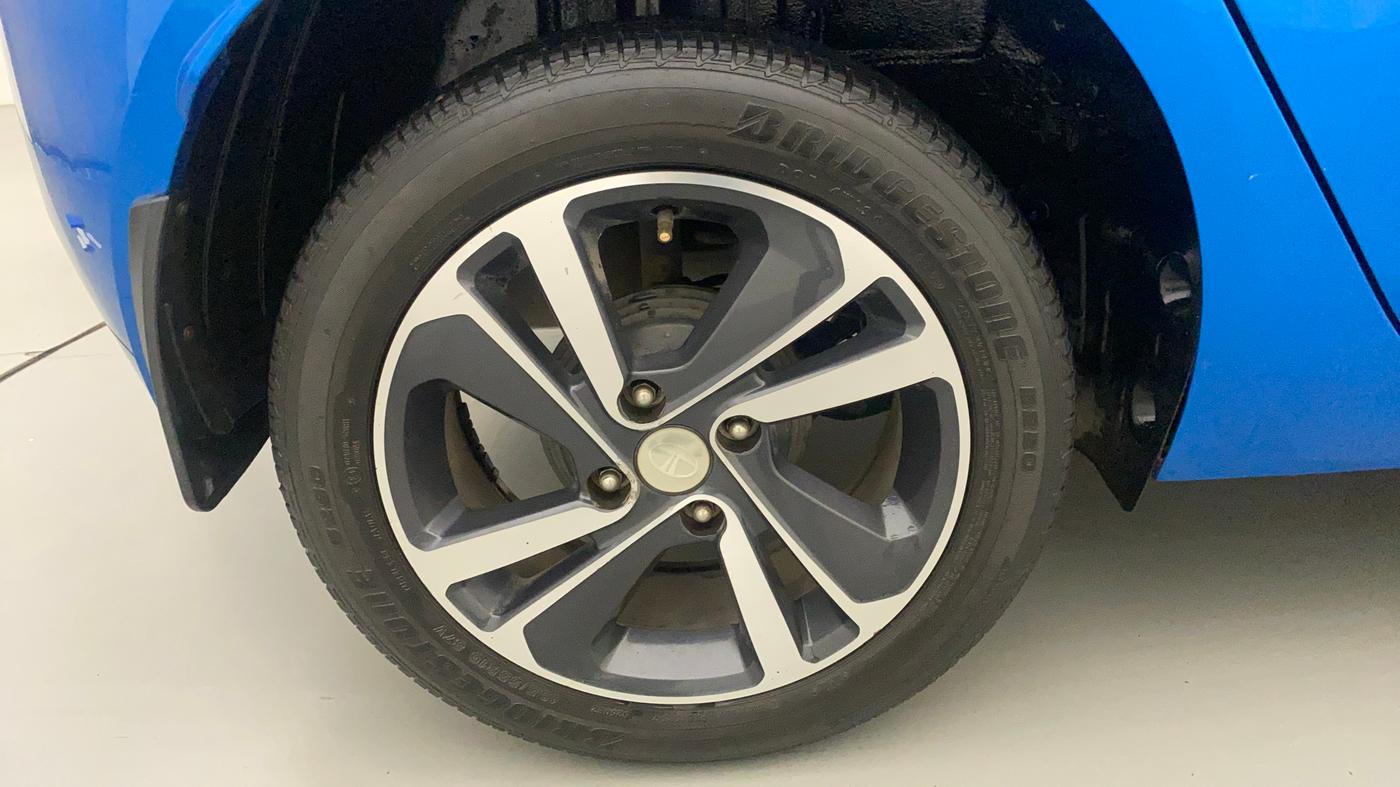 2021 Tata ALTROZ XZ PLUS PETROL, Petrol, Manual, 13,520 km, Right Rear Wheel