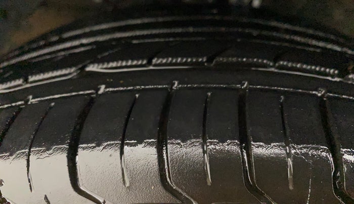 2016 Maruti Baleno ZETA PETROL 1.2, Petrol, Manual, 60,657 km, Left Front Tyre Tread