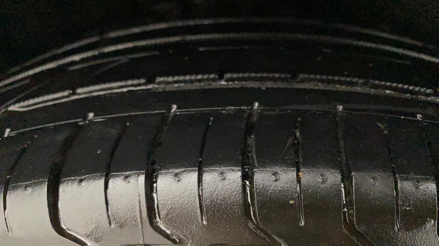 2016 Maruti Baleno ZETA PETROL 1.2, Petrol, Manual, 60,657 km, Right Rear Tyre Tread