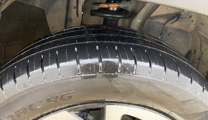 2021 Nissan MAGNITE XV TURBO, Petrol, Manual, 99,687 km, Right Front Tyre Tread