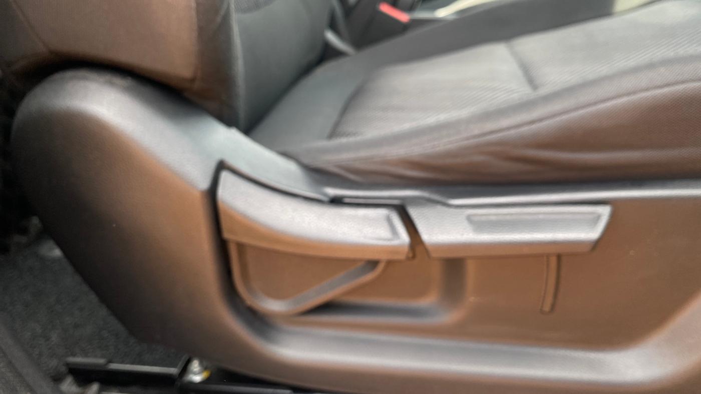 2022 KIA SELTOS HTE 1.5 PETROL, Petrol, Manual, 27,709 km, Driver Side Adjustment Panel