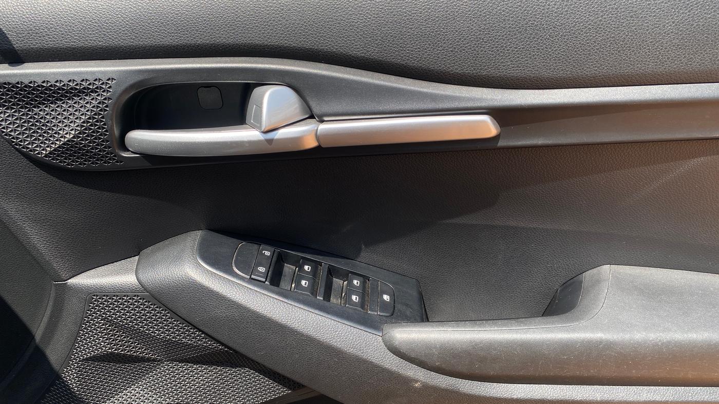 2022 KIA SELTOS HTE 1.5 PETROL, Petrol, Manual, 27,709 km, Driver Side Door Panels Control