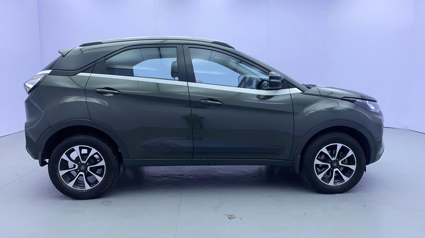 2020 Tata NEXON XZA PLUS SUNROOF DIESEL, Diesel, Automatic, 51,983 km, Right Side View