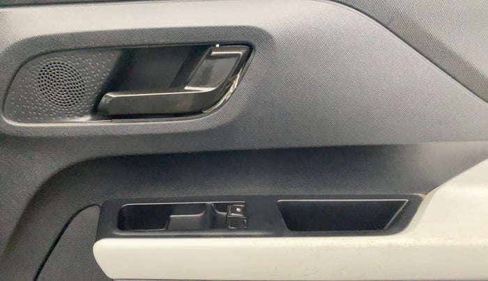 2022 Tata PUNCH PURE MT, Petrol, Manual, 53,407 km, Driver Side Door Panels Control