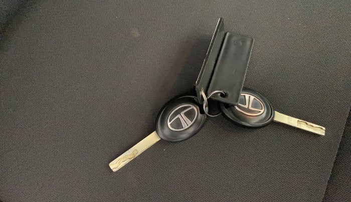 2022 Tata PUNCH PURE MT, Petrol, Manual, 53,407 km, Key Close Up