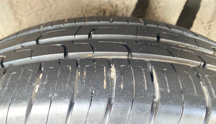 2020 Maruti Ertiga VXI CNG, CNG, Manual, 86,729 km, Left Rear Tyre Tread