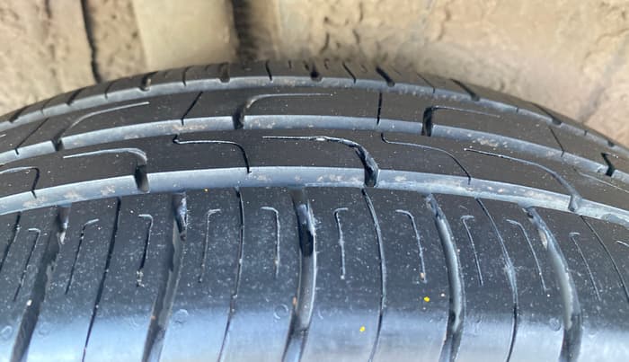 2020 Maruti Ertiga VXI CNG, CNG, Manual, 86,729 km, Right Rear Tyre Tread