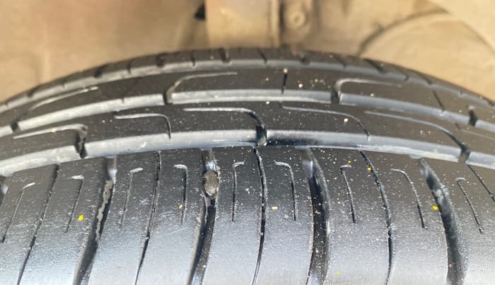 2020 Maruti Ertiga VXI CNG, CNG, Manual, 86,729 km, Right Front Tyre Tread
