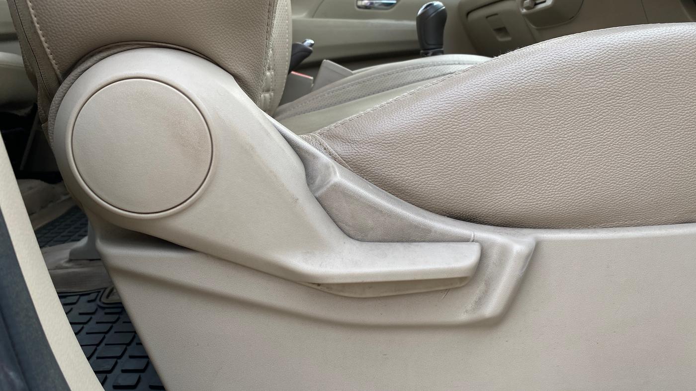 2020 Maruti Ertiga VXI CNG, CNG, Manual, 86,729 km, Driver Side Adjustment Panel