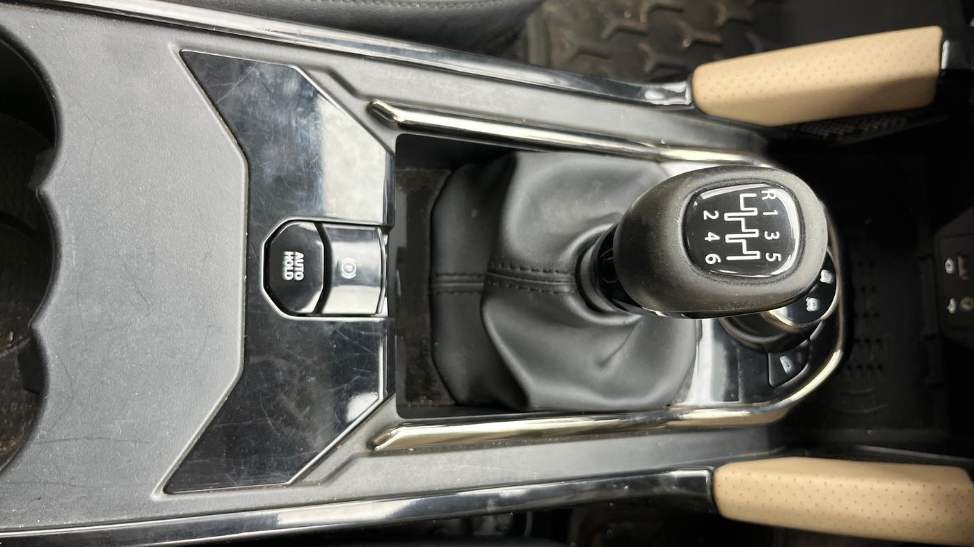 2022 Tata Safari XZ PLUS KAZIRANGA, Diesel, Manual, 25,241 km, Gear Lever