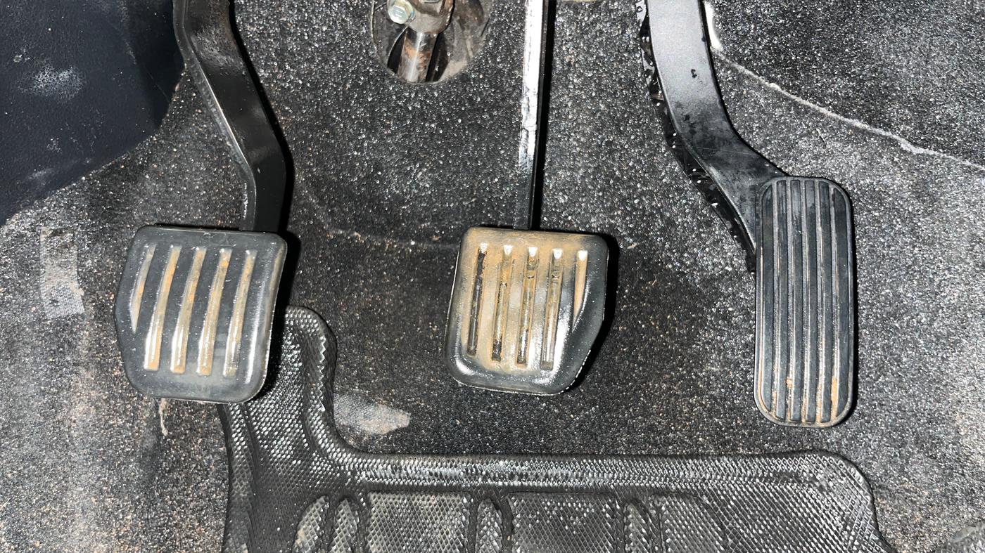 2022 Tata Safari XZ PLUS KAZIRANGA, Diesel, Manual, 25,241 km, Pedals