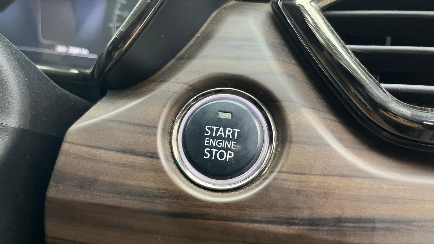 2022 Tata Safari XZ PLUS KAZIRANGA, Diesel, Manual, 25,241 km, Keyless Start/ Stop Button
