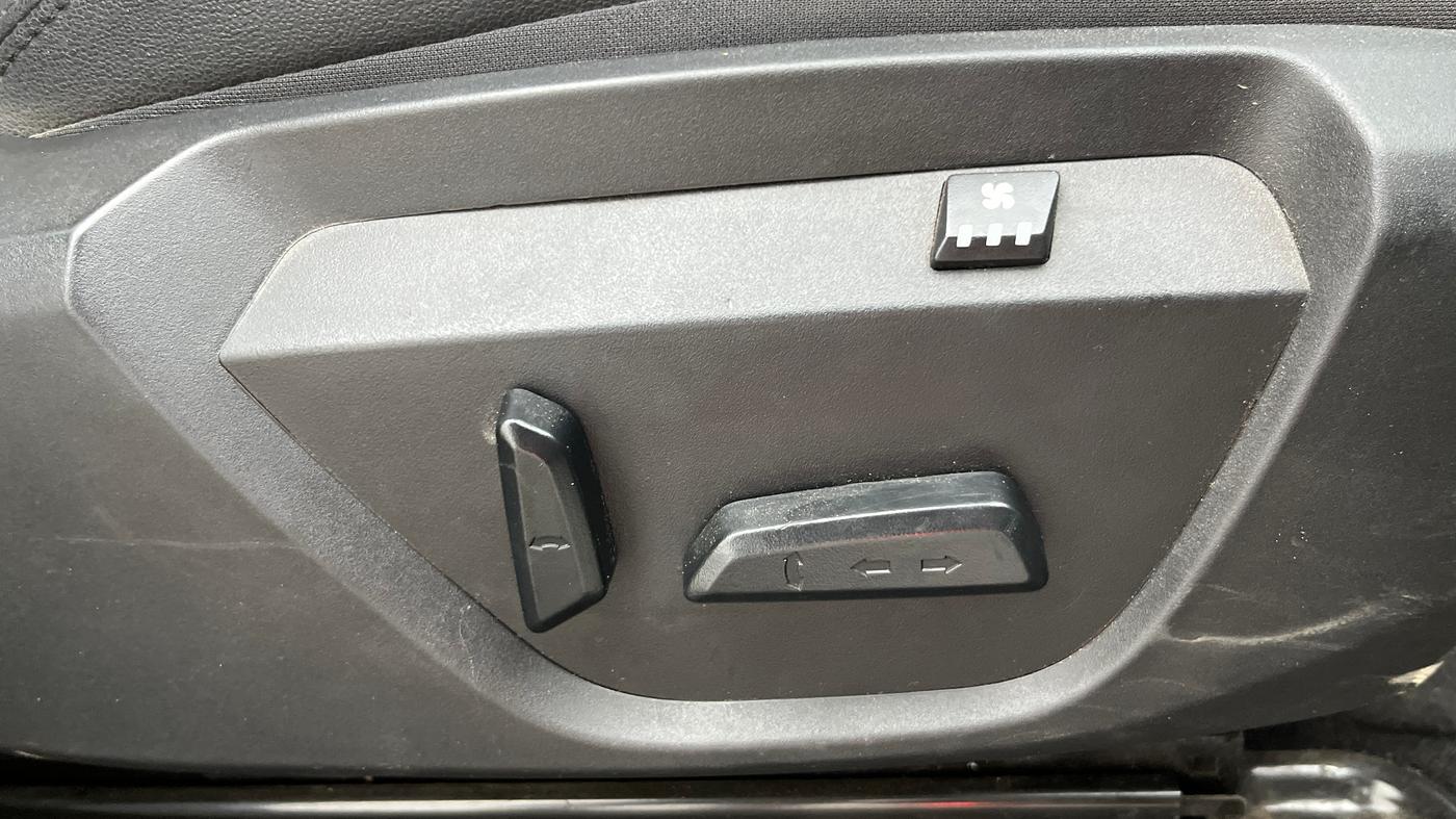 2022 Tata Safari XZ PLUS KAZIRANGA, Diesel, Manual, 25,241 km, Driver Side Adjustment Panel