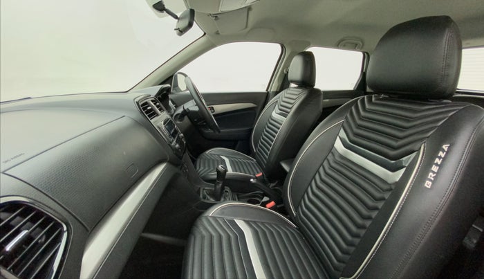 2018 Maruti Vitara Brezza ZDI, Diesel, Manual, 26,500 km, Right Side Front Door Cabin