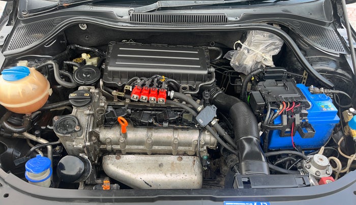 2013 Skoda Rapid ELEGANCE 1.6 MPI AT, CNG, Automatic, 82,117 km, Engine View