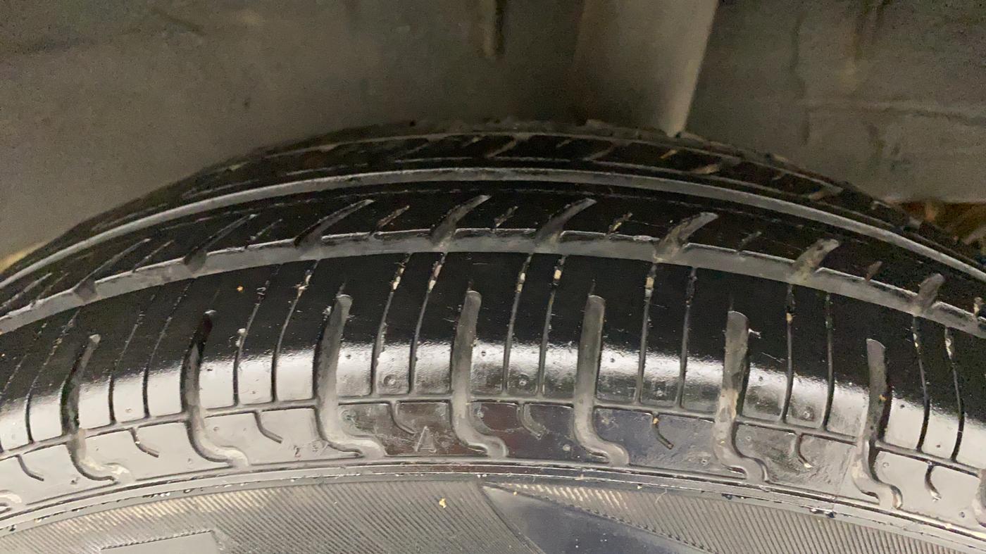 2018 Renault Kwid RXT, Petrol, Manual, 19,420 km, Left Rear Tyre Tread