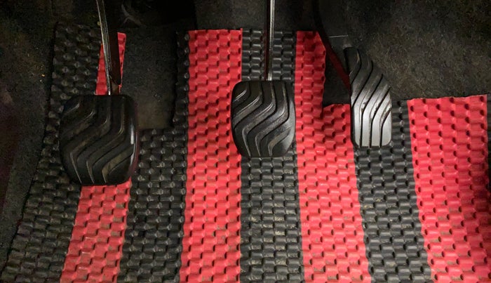 2018 Renault Kwid RXT, Petrol, Manual, 19,420 km, Pedals