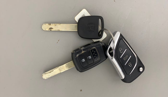 2019 Honda Amaze 1.2L I-VTEC S CVT, Petrol, Automatic, 65,565 km, Key Close Up