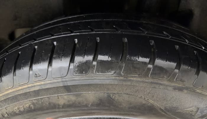2018 Maruti Swift VXI, Petrol, Manual, 20,439 km, Left Rear Tyre Tread
