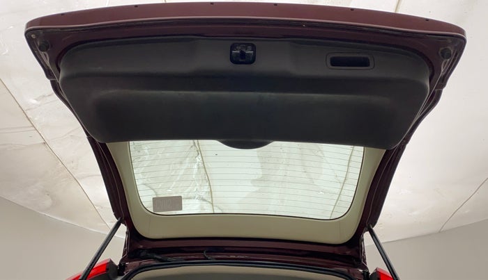2013 Honda CRV 2.0L 2WD MT, Petrol, Manual, 1,01,898 km, Boot Door Open