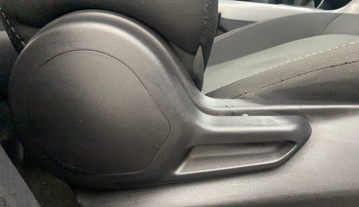 2022 Tata NEXON XM SUNROOF PETROL, Petrol, Manual, 23,108 km, Driver Side Adjustment Panel
